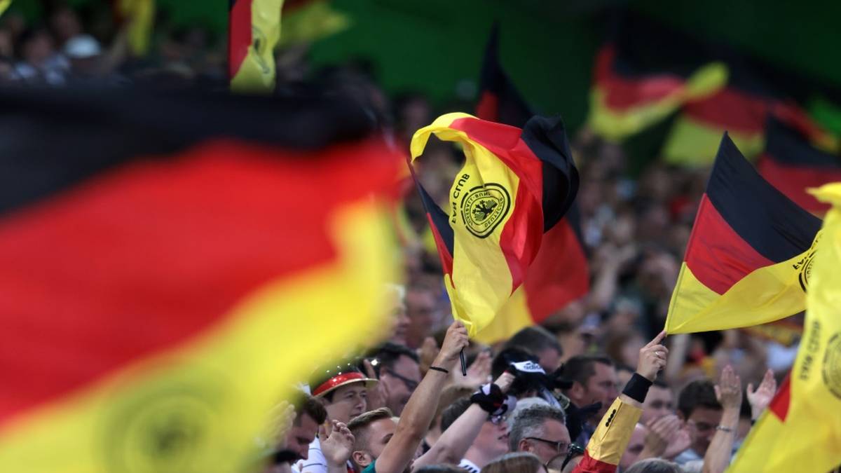 Ungewöhnliche Banner-Aktion: Darum schlug der DFB Alarm
