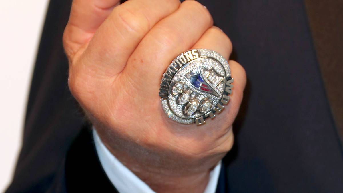 Die New England Patriots legten zum Gewinn des Super Bowl 2017 einen besonders fetten Ring auf