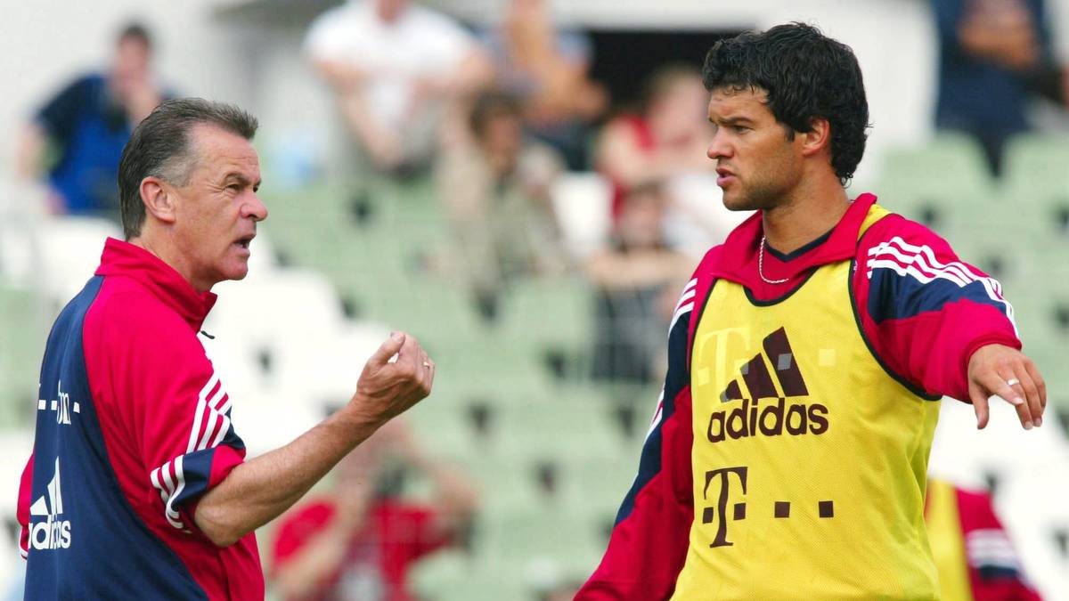 Michael Ballack kritisierte im Jahr 2003 seine Rolle unter Trainer Ottmar Hitzfeld öffentlich und musste dafür kolportierte 25.000 Euro zahlen. Auch Claudio Pizarro wird nach Kritik zu 10.000 Euro verdonnert