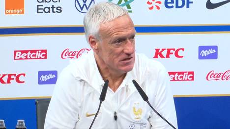Frankreichs-Trainer Didier Deschamps ist über die Entwicklung von Eintracht-Stürmer Randal Kolo Muani begeistert. Doch einen festen Startelfplatz kann er ihm noch nicht versichern. 