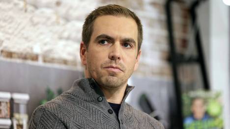 Philipp Lahm äußert sich in der Debatte, ob Joshua Kimmich gegen Spanien als Rechtsverteidiger auflaufen soll. Der ehemalige DFB-Kapitän positioniert sich klar.