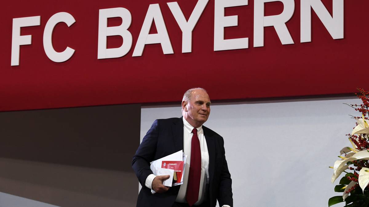 "So, und jetzt bin ich dran!" (Präsident Uli Hoeneß auf der Jahreshauptversammlung von Fußball-Rekordmeister Bayern München zu Beginn seiner Rede)