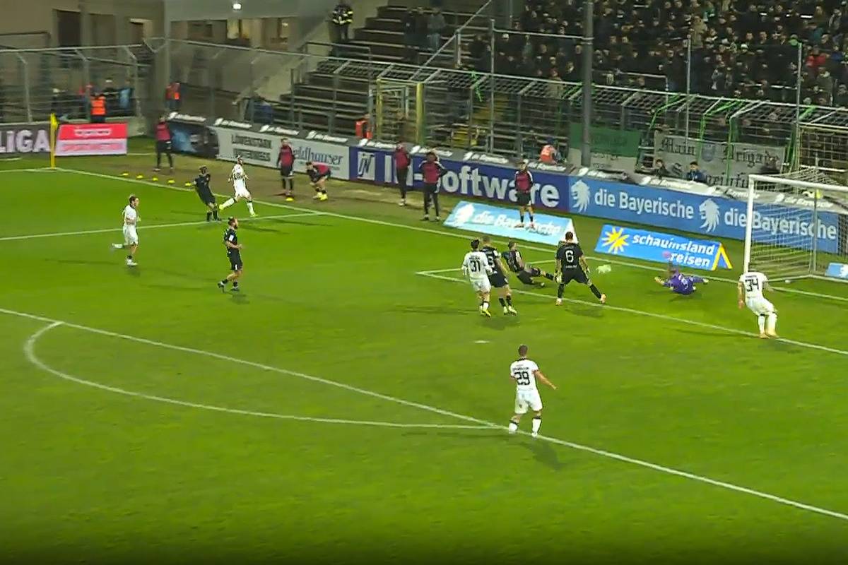 Eigentor-Festival verschafft Löwen den Sieg