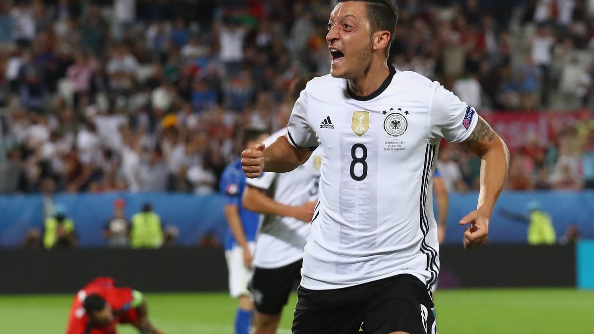Mesut Özil und...