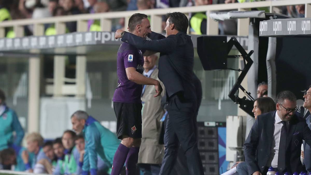 Der 45-Jährige stand erst seit April diesen Jahres in Florenz unter Vertrag. Zuvor arbeitet er beim FC Sevilla und dem AC Mailand