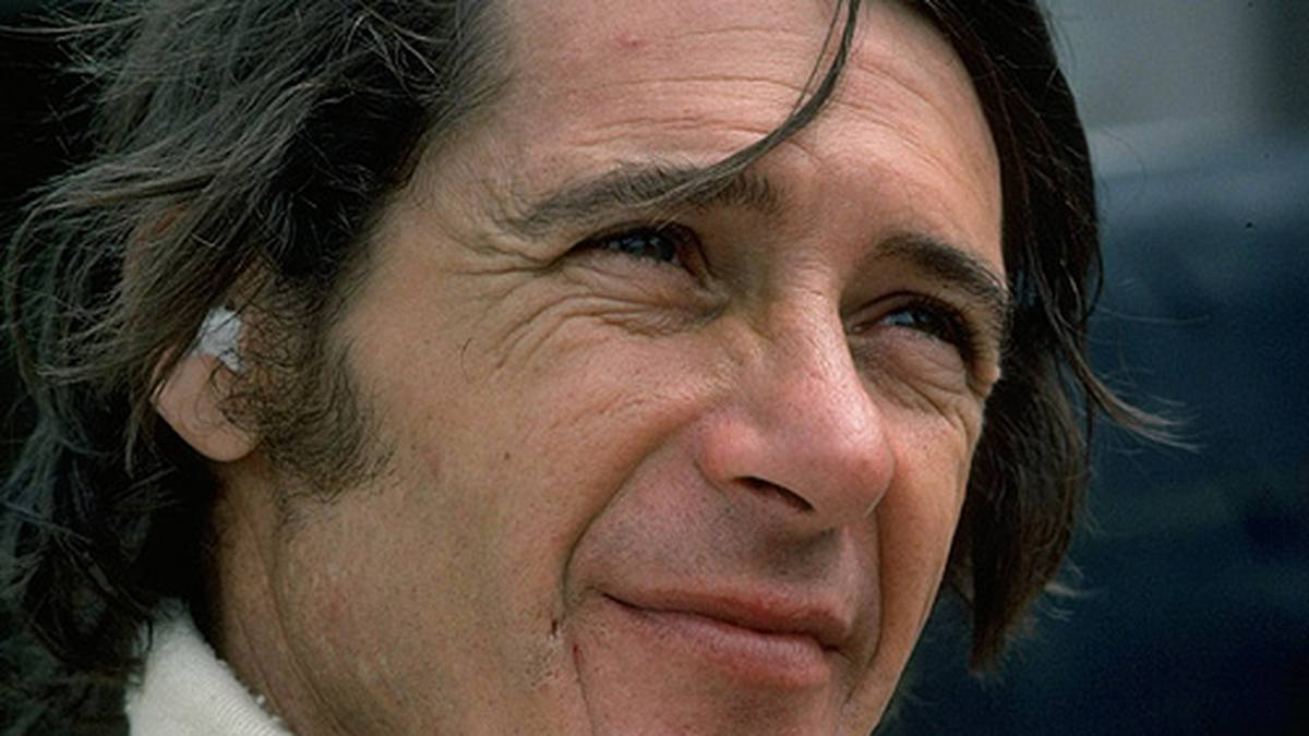 Bei seinem Comeback vergisst Lauda, sich bei seinem Lebensretter Arturo Merzario (im Bild) zu bedanken. Später nennt er das einen "schweren Fehler" und schenkt dem Italiener seine Rolex-Uhr