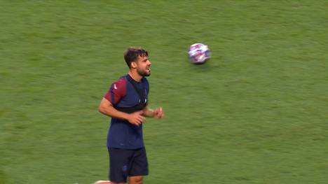Thomas Tuchel steht bei PSG angeblich mal wieder unter Druck. Juan Bernat springt ihm unterstützend zur Seite.