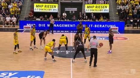 Spiel Highlights zu MHP RIESEN Ludwigsburg - NINERS Chemnitz (1)