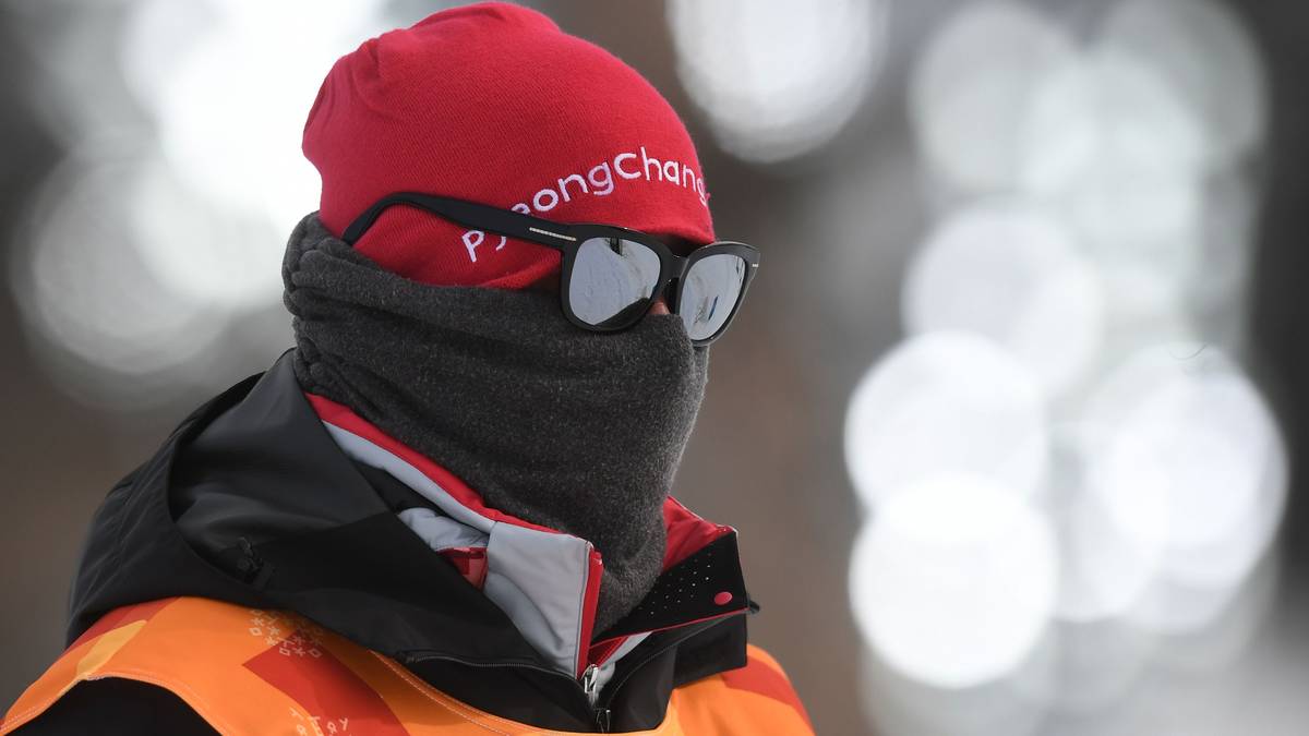 Wie kalt es in Pyeongchang ist? So kalt! Dieser Volunteer packt sich dick ein