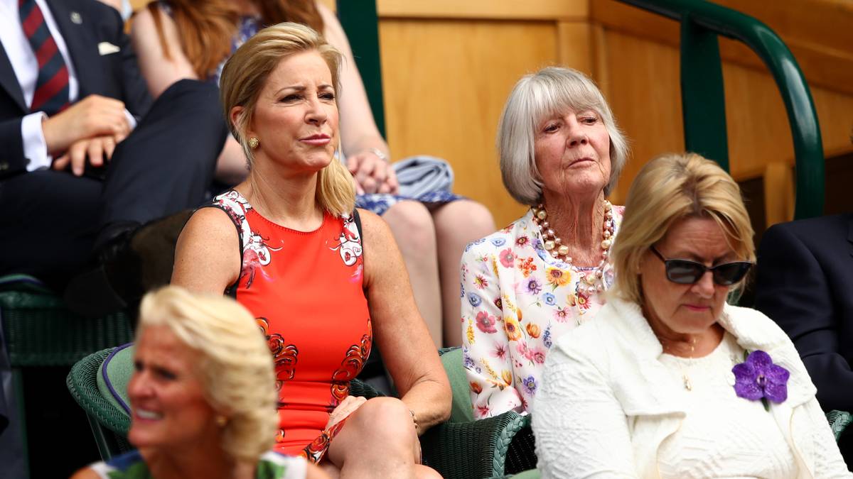 und die US-amerikanische Tennis-Ikone Chris Evert (l.)