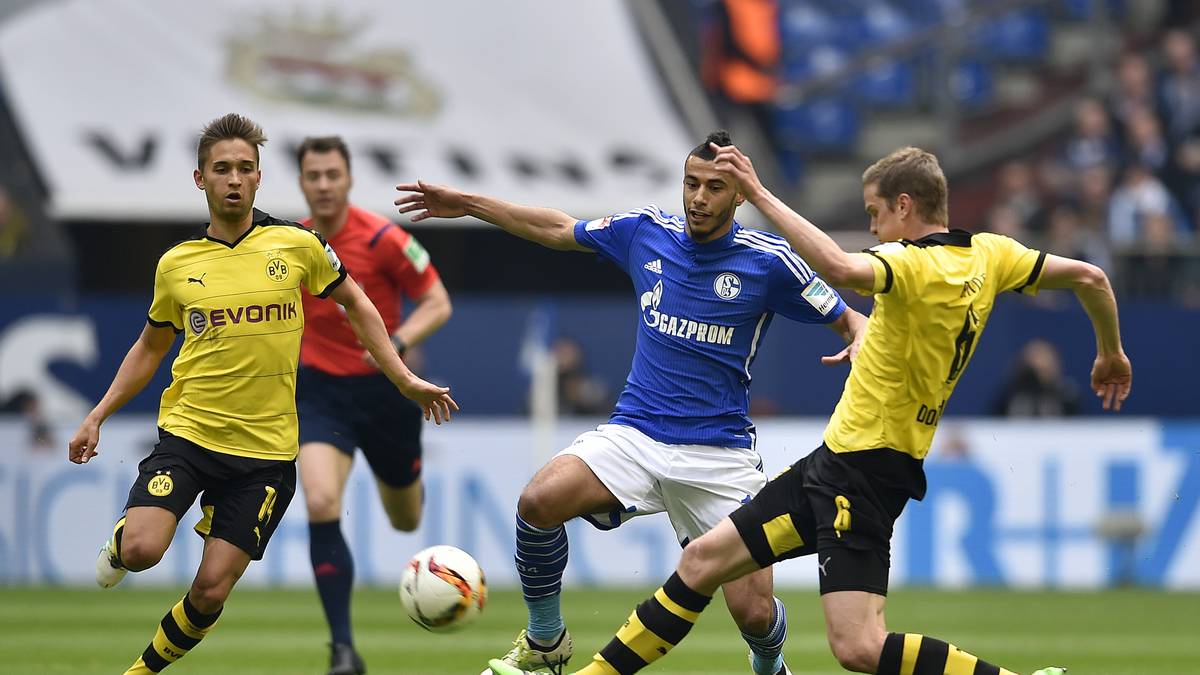 Die Partie beginnt mit viel Tempo, beide Teams schenken sich nichts - vor den Toren tut sich anfangs allerdings wenig