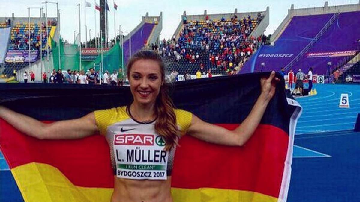 Die 21-Jährige fährt mit großem Selbstbewusstsein zur WM. In diesem Jahr holte sie bei der U23-EM Silber über 400 Meter und feierte den Erfolg mit einer Deutschland-Flagge