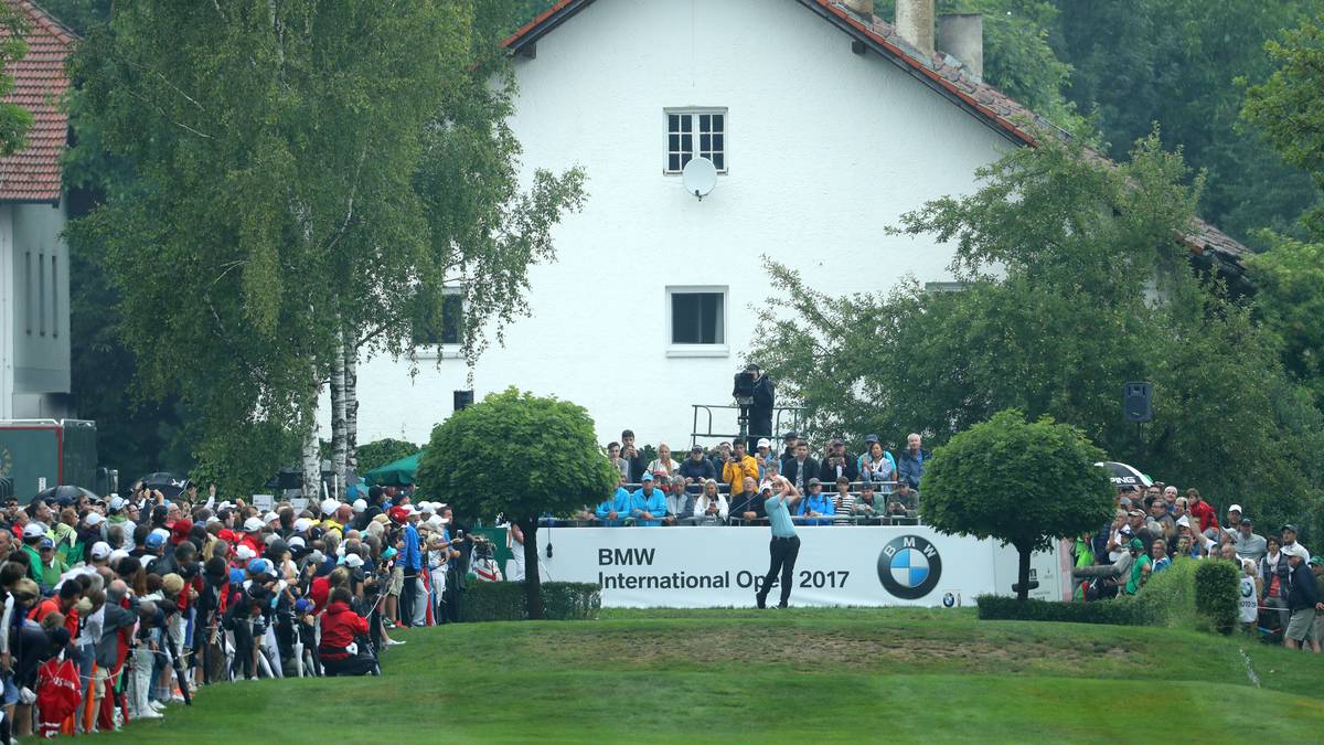 Das anfänglich schlechte Wetter hält die Zuschauer aber auch am Sonntag nicht davon ab, zahlreich nach München-Eichenried zu kommen