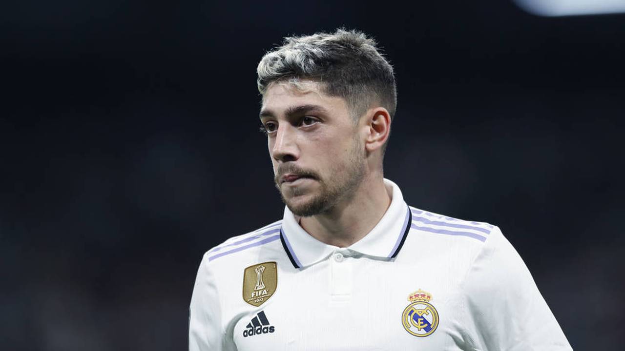 Real-Madrid-Star Federico Valverde schlägt Gegner Álex Baena im Parkhaus