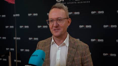 Wird es in der Zukunft Investoren in der Bundesliga geben? VfB-Chef und DFL-Präsidiumsmitglied Alexander Wehrle sieht die Vorteile des aktuellen Modells.