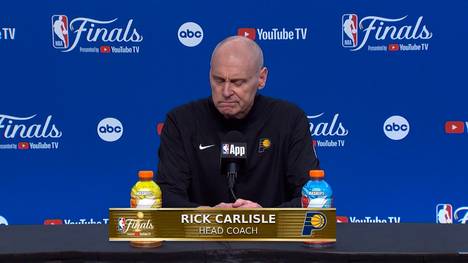 Pacers-Headcoach Rick Carlisle kämpft auf der Pressekonferenz nach der Verletzung von Tyrese Haliburton mit den Tränen.
