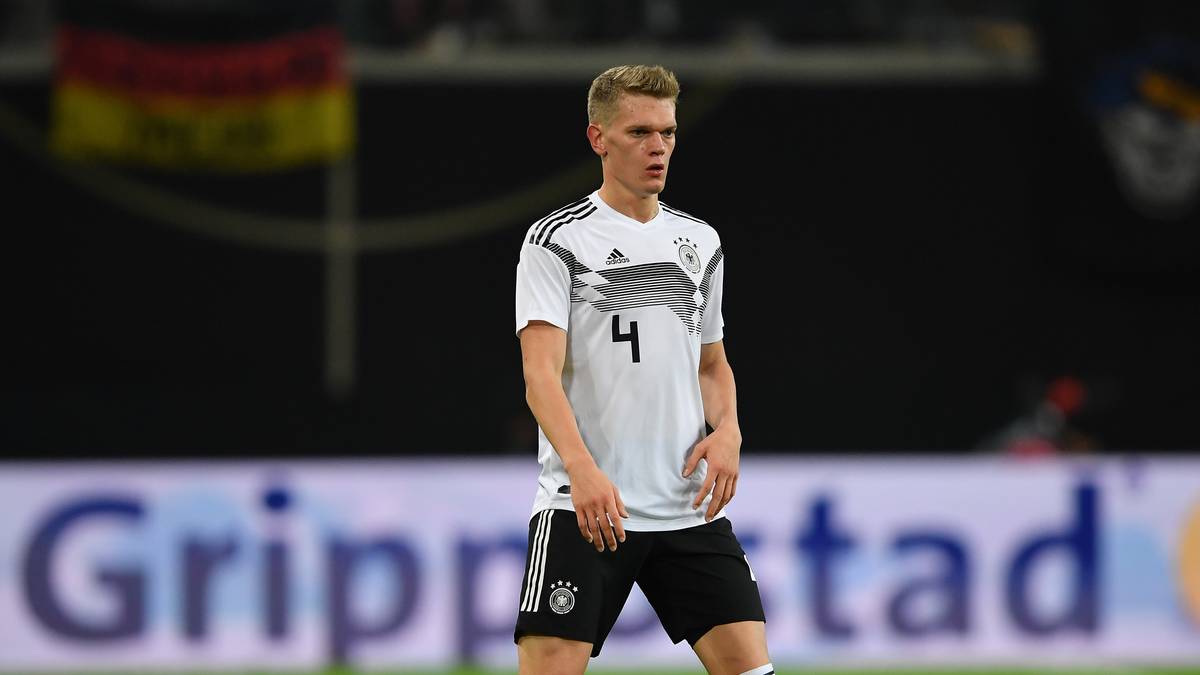 MATTHIAS GINTER: Starte mit einem Offensiv-Solo ins Spiel (2.), rückte dann falsch aus der Dreierkette raus (10.), wodurch es gefährlich wurde. Der Gladbacher war stark im Zweikampf und wirkte hinten am sichersten. Stark, wie er einen Konter verhinderte (85.). Im Spielaufbau ausbaufähig. SPORT1-Note: 3