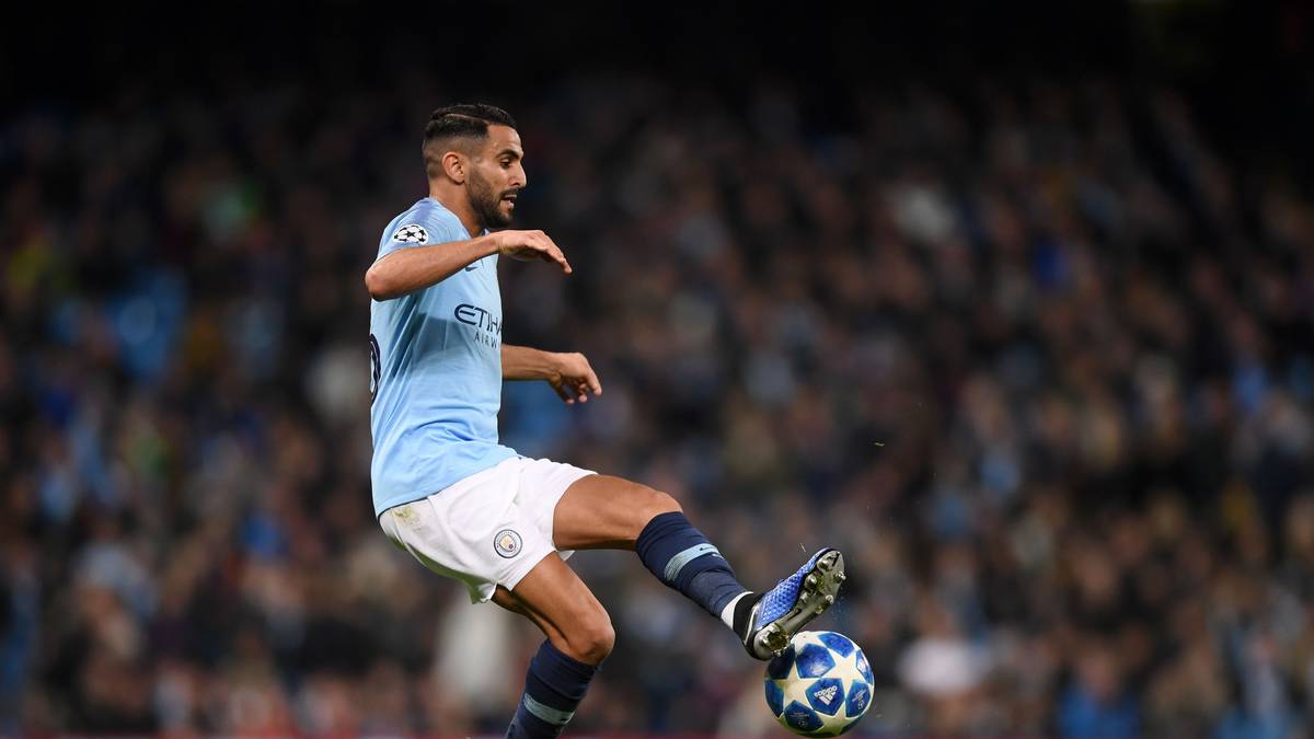 RIYAD MAHREZ (Manchester City): Bereits 2017 wollte der Flügelflitzer Leicester verlassen, doch erst ein Jahr später klappte es mit einem Wechsel zu den Citizens - für knapp 70 Millionen Euro. Fügte sich mit 13 Scorerpunkten in 24 Spielen sehr gut ein, muss sich den Platz in der Offensive aber mit anderen Hochkarätern teilen