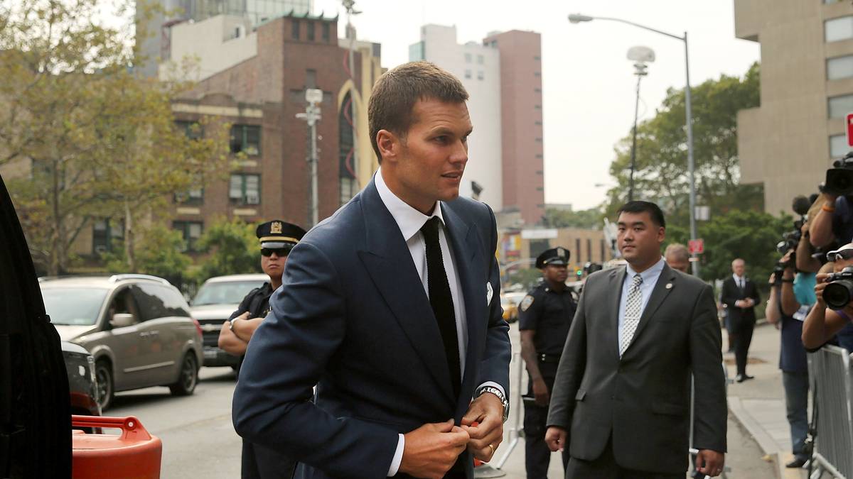 Auch die Patriots-Skandale Spygate und Deflategate werfen kein gutes Licht auf Brady. Durch die gigantische und unerreichte Titelsammlung hat sich der Patriots-Quarterback den Titel GOAT inzwischen aber verdient