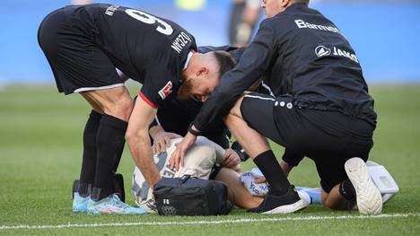 Leverkusen muss langfristig auf Florian Wirtz verzichten. Der 18-jährige Nationalspieler zog sich einen Riss des vorderen Kreuzbandes im linken Knie zu. Auch für die WM wird es knapp.