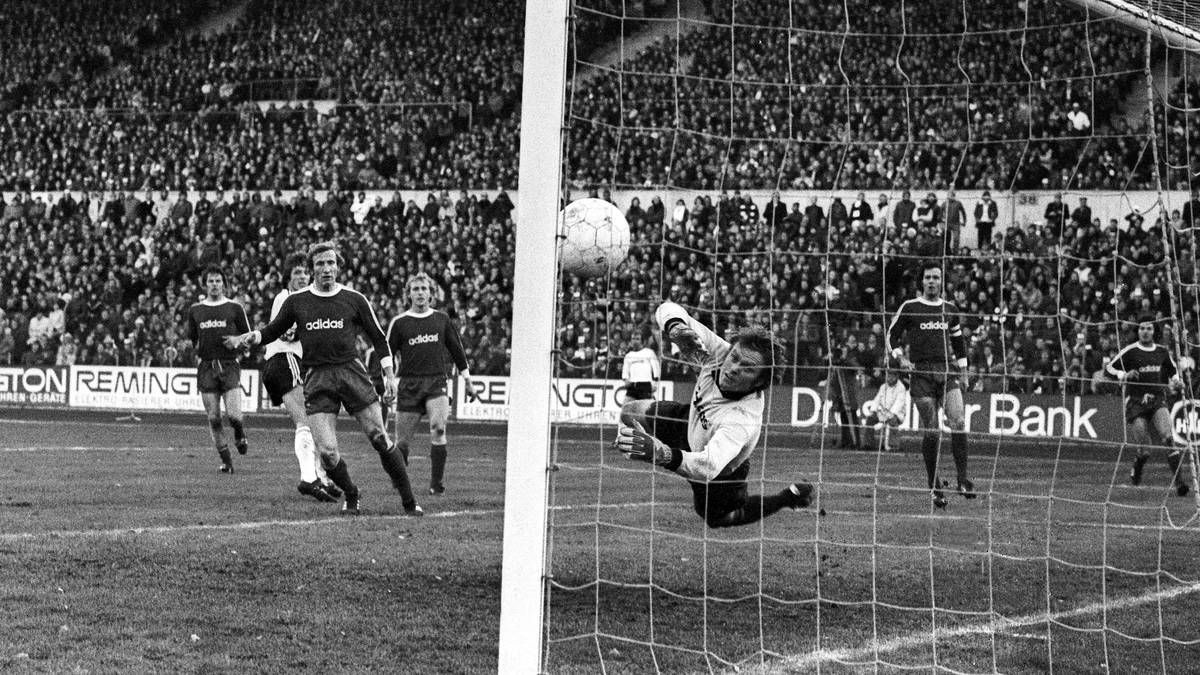 EINTRACHT FRANKFURT - FC BAYERN 6:0 (22. November 1975): Das 5:1 der Eintracht gegen die Bayern ist nicht der höchste Kantersieg. Vor 44 Jahren steht es schon zur Halbzeit 5:0, bevor Bernd Nickel in der 61. Minute den Endstand herstellt