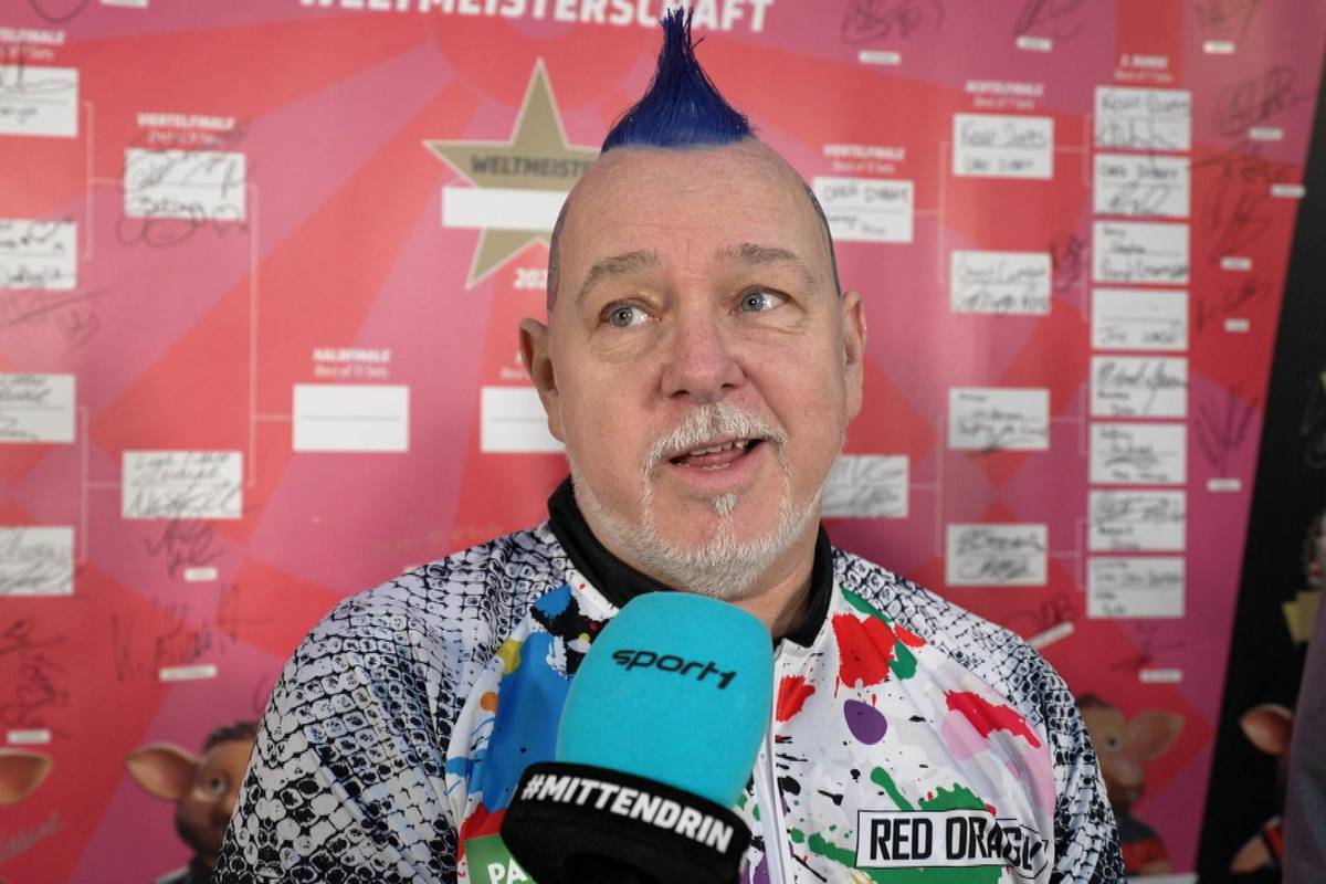 Peter Wright spricht vor seinem Duell mit Stephen Bunting im Viertelfinale der Darts WM 2025 Mit SPORT1 über die beiden Fanlager und erwartet eine Battle während des Spiels.