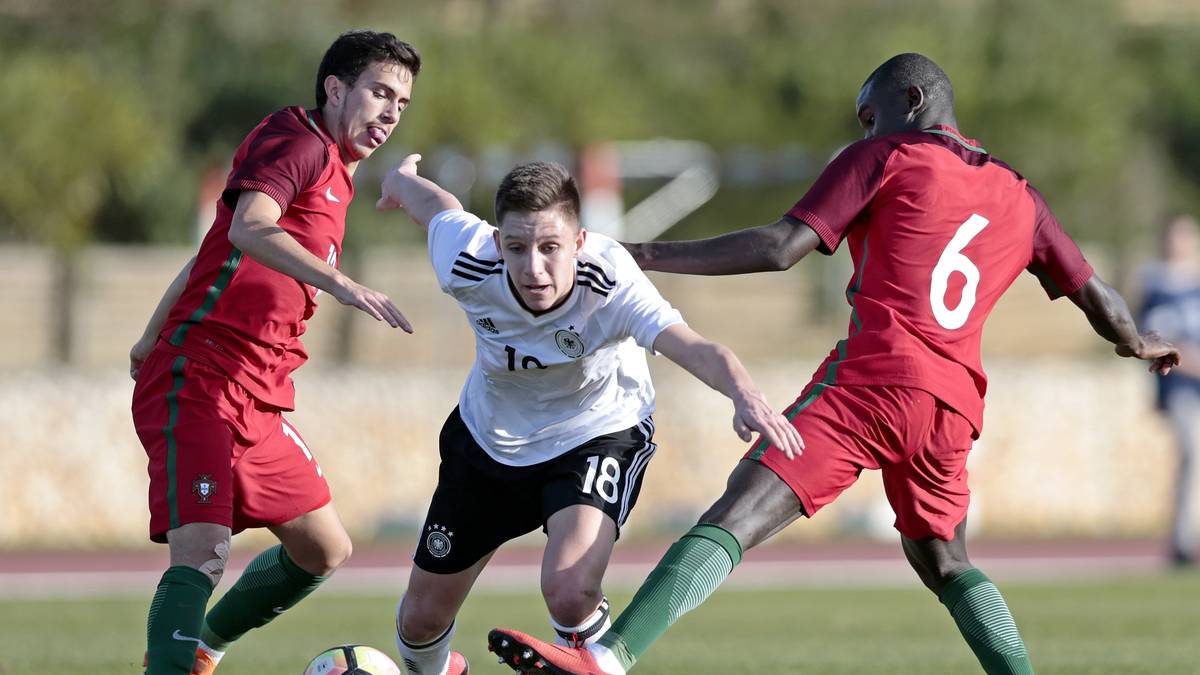 MAX BRANDT: Der Name lässt aufhorchen, doch der 16-Jährige ist nicht verwandt mit dem Leverkusener Profi. Der zentrale Mittelfeldspieler kickt in der Jugend des VfL Wolfsburg