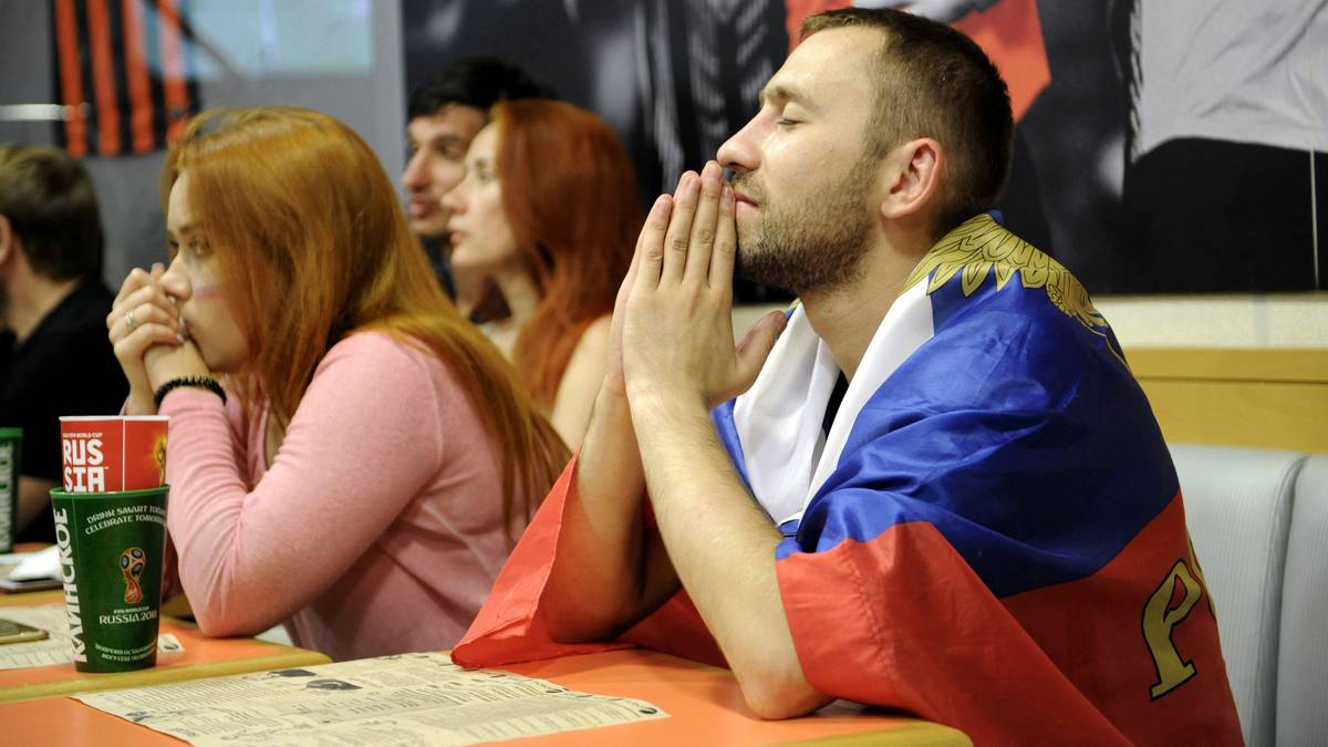 SPORT-EXPRESS: "Vor einem Monat haben die Fans über die Mannschaft gelacht, jetzt lieben sie sie von Herzen. Wann wird Russland wieder die Chance auf ein WM-Halbfinale haben? Wahrscheinlich erst beim nächsten Heimturnier, wenn wir alle nicht mehr leben." 