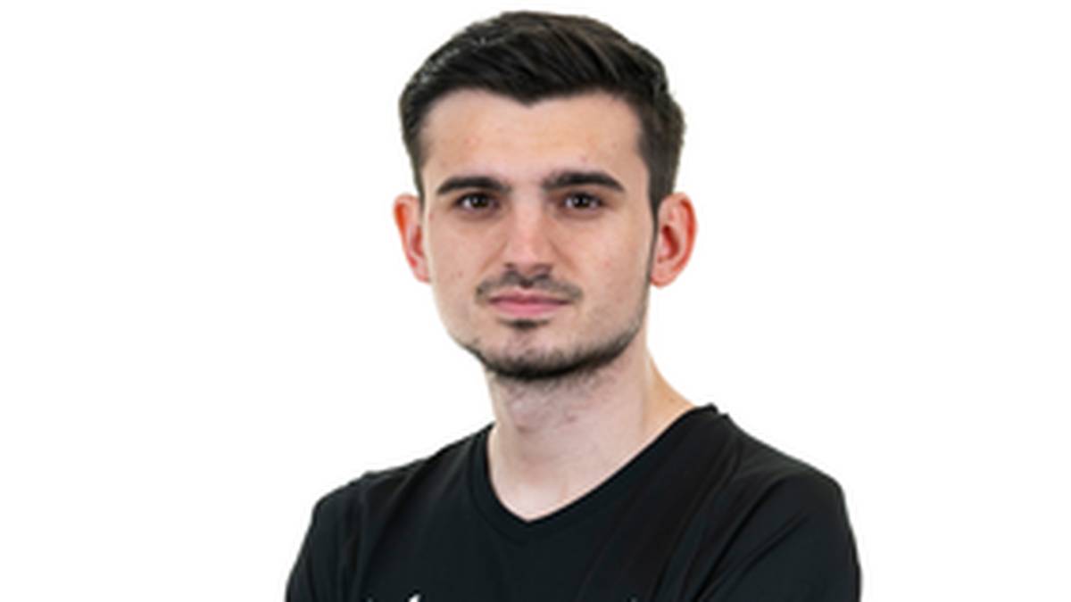 Platz 25 auf Xbox - Michael "BMG Phenomeno" Gherman mit 1340 Punkten: Er spielt nicht nur virtuellen, sondern auch echten Fußball in einem Kreisliga-Team. Für FIFA ist er bei Borussia Mönchengladbach unter Vertrag