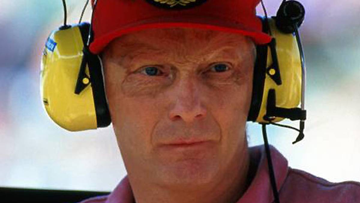 Nach seiner aktiven Karriere ist Lauda als Co-Moderator bei Formel-1-Übertragungen zu sehen. Außerdem gründet er eine zweite Airline namens Niki Luftfahrt, die auch als "flyniki" und "NIKI" bekannt ist. Inzwischen ist die Luftlinie Teil von Air Berlin