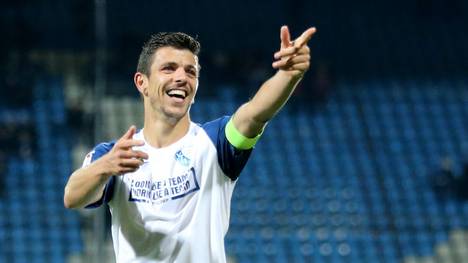 VfL Bochum verlängert mit Kapitän Anthony Losilla