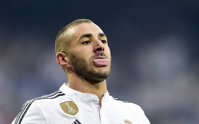 Karim Benzema Lasst Fussball Mit Diamanten Im Wert Von 250 000 Euro Anfertigen