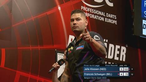 Jelle Klaasen hat sich bei den Belgian Darts Open in der ersten Runde mit 6:4 gegen Francois Schweyen durchgesetzt. Dabei wurde es nochmal spannend, da der Niederländer große Probleme hatte das Match zu beenden.
