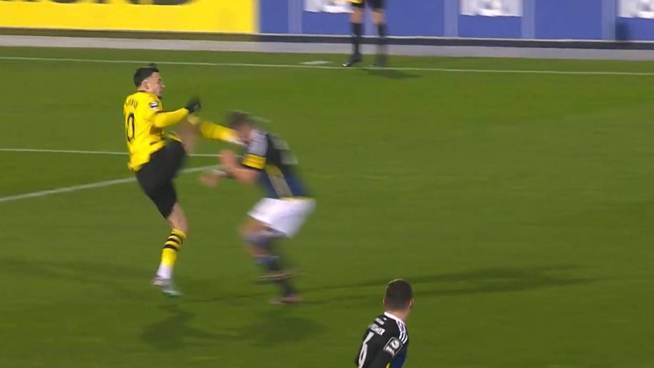 3. Liga: Übler Kung-Fu-Tritt von BVB-Talent Falko Michel | Highlights