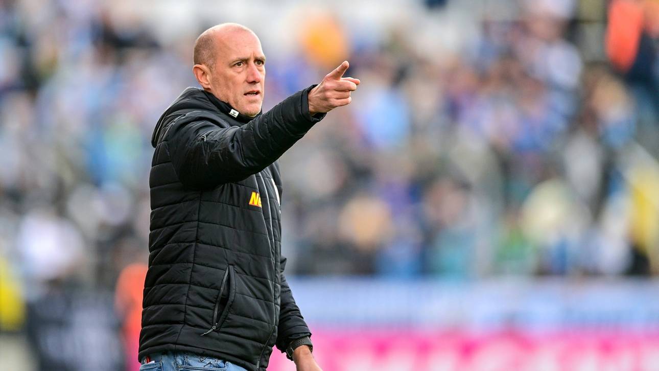 Regensburg verlängert mit Enochs