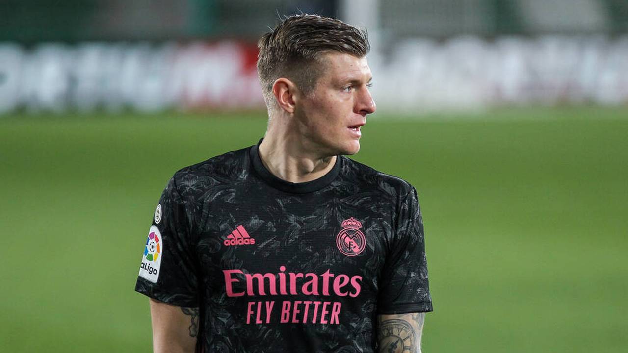 Toni Kroos stellt sich hinter Hansi Flick