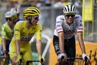 Nils Politt hat seinen Teamkapitän Tadej Pogacar zum Tour-Sieg geführt. In Paris werden sie beim olympischen Straßen-Radrennen überraschend nicht gegeneinander fahren. 