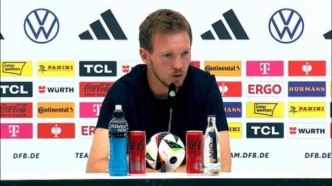 Julian Nagelsmann hält am Tag nach dem EM-Aus eine emotionale Pressekonferenz ab, spricht dabei erneut über den möglichen Handelfmeter. Anschließend gibt es Applaus für den Auftritt.