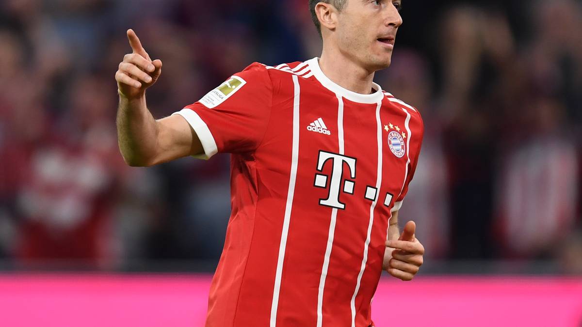 Berater Zahavi soll der Torjäger nach einem Bericht der "Sport Bild" zunächst nur bis 31. August 2018 beauftragt haben. An diesem Tag endet die Wechselfrist in Deutschland und Spanien