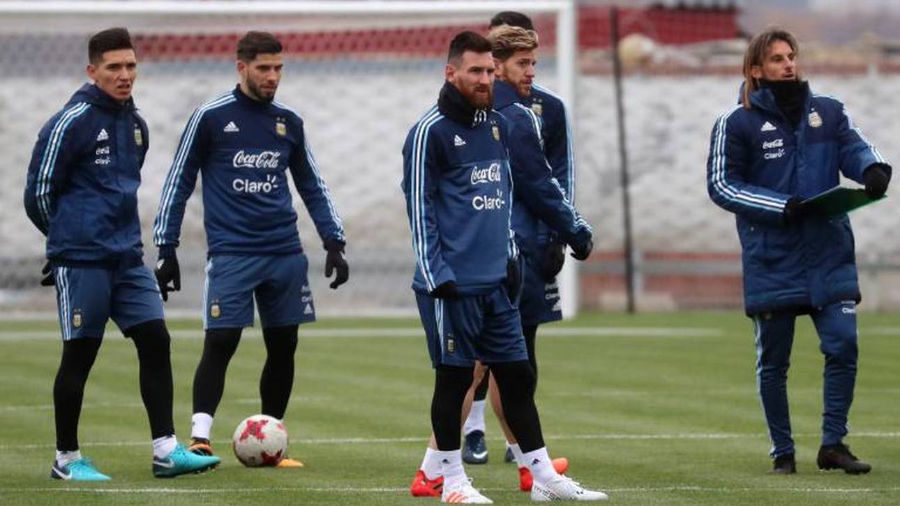 Beccacece (r.) an der Seite von Lionel Messi