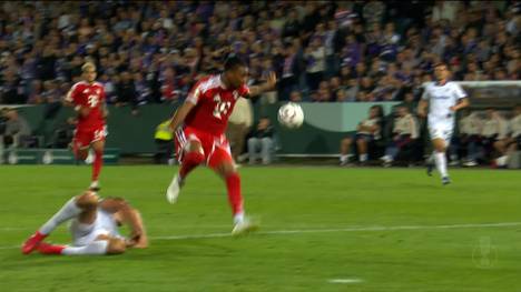 Der VfL Osnabrück liefert dem FC Bayern einen starken Pokalfight. Das entscheidende Tor von Michael Olise hätte allerdings nicht zählen dürfen.