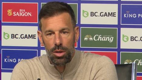 Leicester City steigt aus der Premier League ab: Trainer Ruud van Nistelrooy betont, dass der Niveau-Unterschied zwischen den drei Aufsteigern und den restlichen Teams einfach zu groß sei.