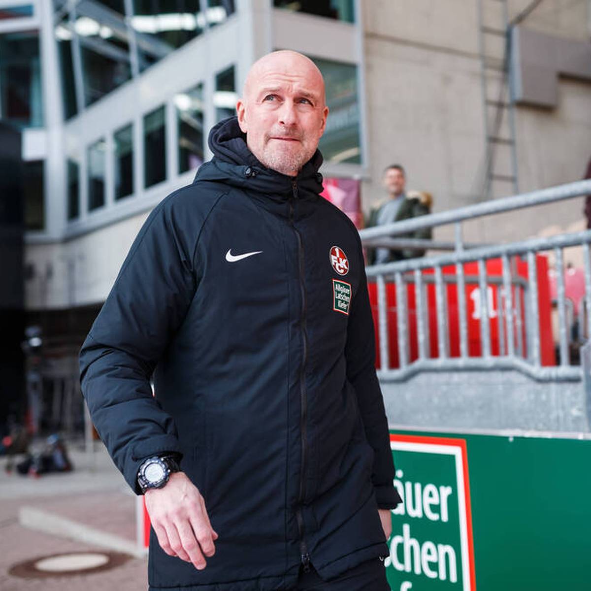 Vor der Aufstiegs-Relegation musste Marco Antwerpen überraschend seinen Trainerstuhl beim 1. FC Kaiserslautern räumen. Mit etwas Abstand spricht er nun über die Entlassung und sein Verhältnis zu Thomas Hengen.