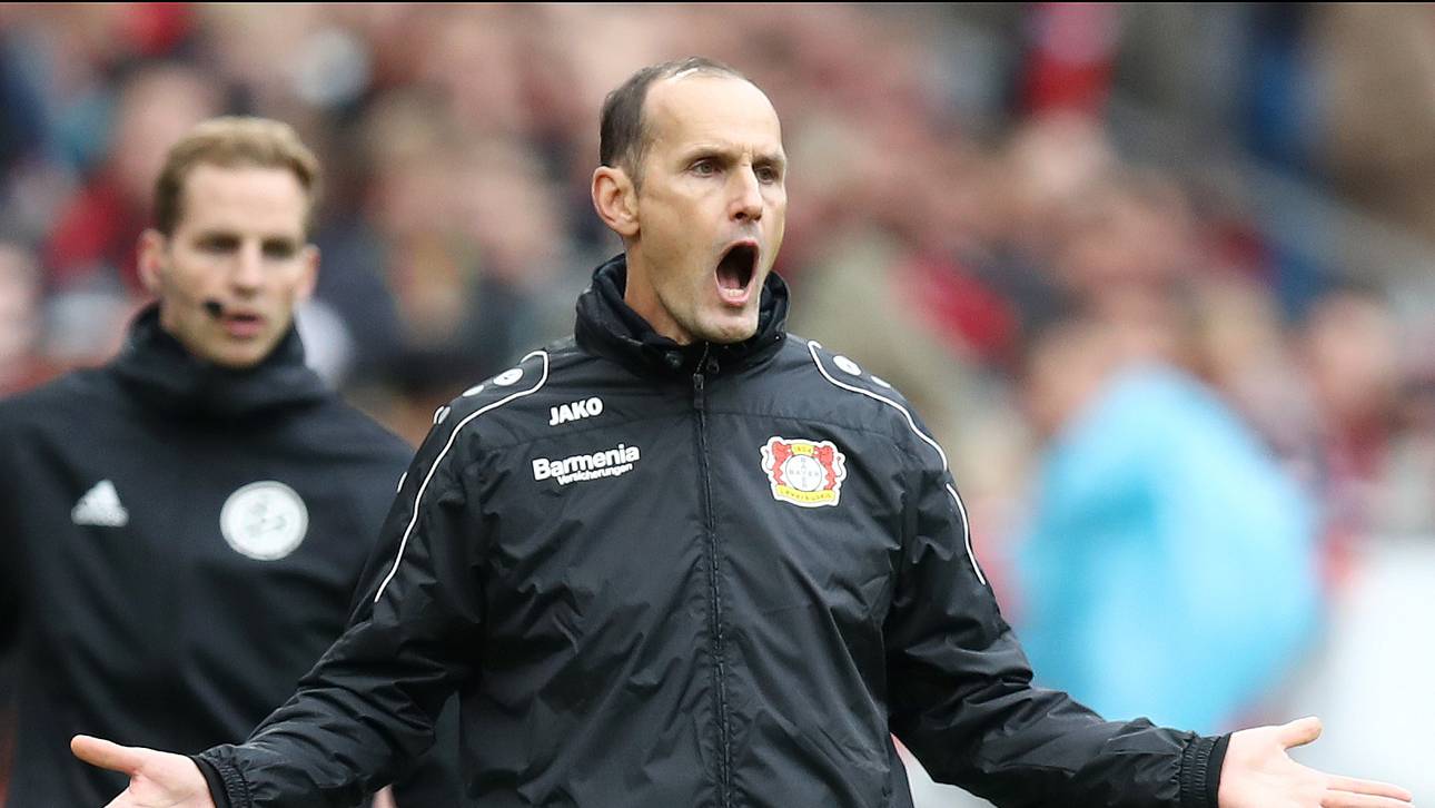 Völler erhöht Druck auf Herrlich