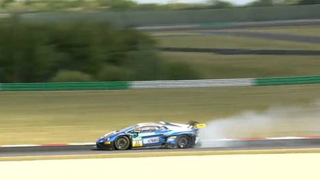 Ein Schreckmoment sorgt beim ADAC GT Masters für ein spannendes Rennen - vor allem in der Schlussphase.