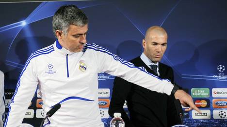Zinedine Zidane (r.) fungierte bei Real unter Jose Mourinho als Berater