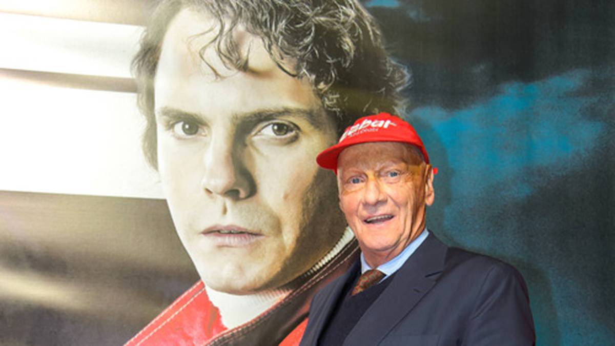 Die Karriere des Österreichers und seine Rivalität zu James Hunt werden im Kinofilm "Rush - Alles für den Sieg" abgebildet. Der Film von Regisseur Ron Howard erscheint 2013, Lauda wird von Daniel Brühl gespielt