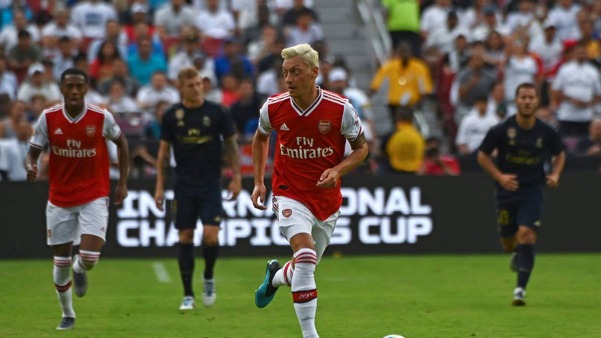 MESUT ÖZIL (FC ARSENAL): Der ehemalige deutsche Nationalspieler steht schon seit Längerem vor einem Abschied aus London. Nur sein hohes Gehalt hat bisher einen Transfer verhindert. Özil ist bei Coach Unai Emery nicht gesetzt, soll für Neuverpflichtungen Platz machen und Geld in die klamme Kasse der Gunners spülen