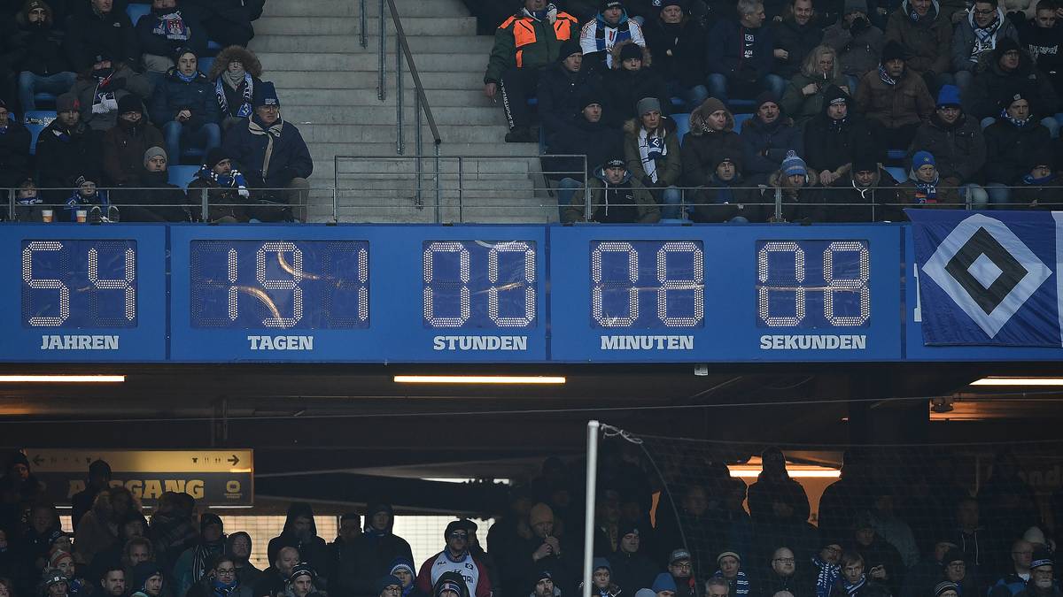 34. SPIELTAG, HAMBURGER SV - BORUSSIA MÖNCHENGLADBACH: Dass die Bundesliga-Uhr im Volksparkstadion nach dieser Saison abläuft, steht schon vorher fest. Der HSV verabschiedet sich immerhin mit einem Sieg gegen Gladbach. PROGNOSE: 30 Punkte nach 34 Spieltagen reichen in dieser Saison nicht. Der HSV ist abgestiegen