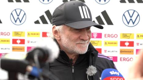 DFB-Sportdirektor Rudi Völler spricht am Rande des U21-Trainingslagers über den Umbruch bei seinem Ex-Team Bayer Leverkusen und den neuen Trainer Erik ten Hag.